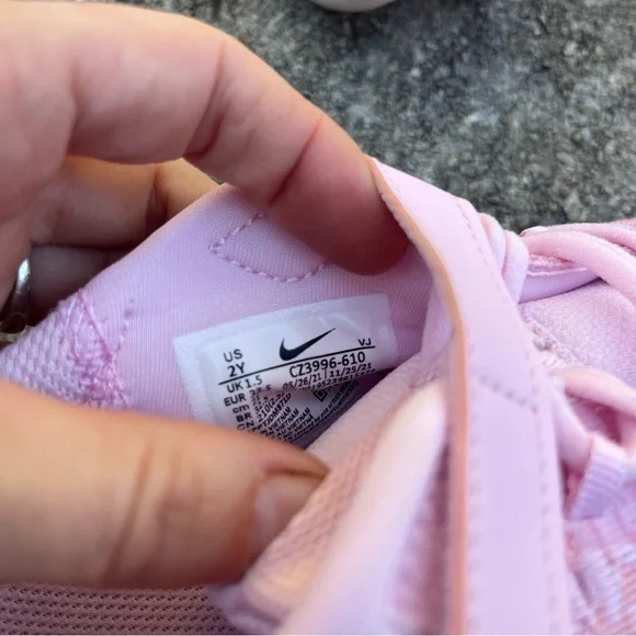 Nike Kids Pink Sneakers Free RN Pink Foam Kids Sneakers size 2Y - Picture 4 of 4
